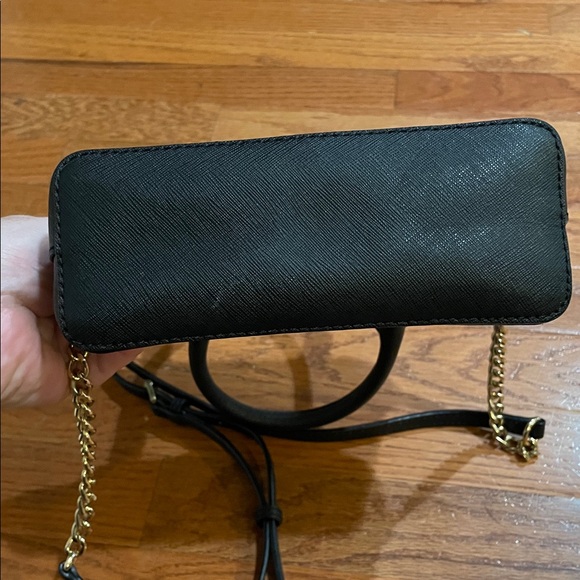 Michael Kors small Black Handbag with Gold Chain - Picture 6 of 8